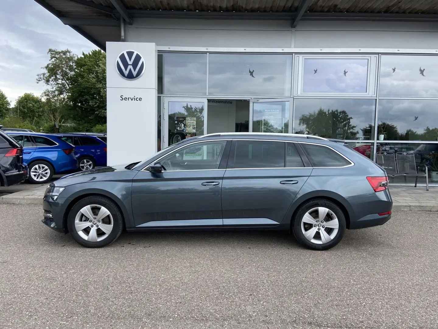 Skoda Superb Combi 1.5 TSI Style NAVI+AHK+LED-MATRIX+S Grau - 2
