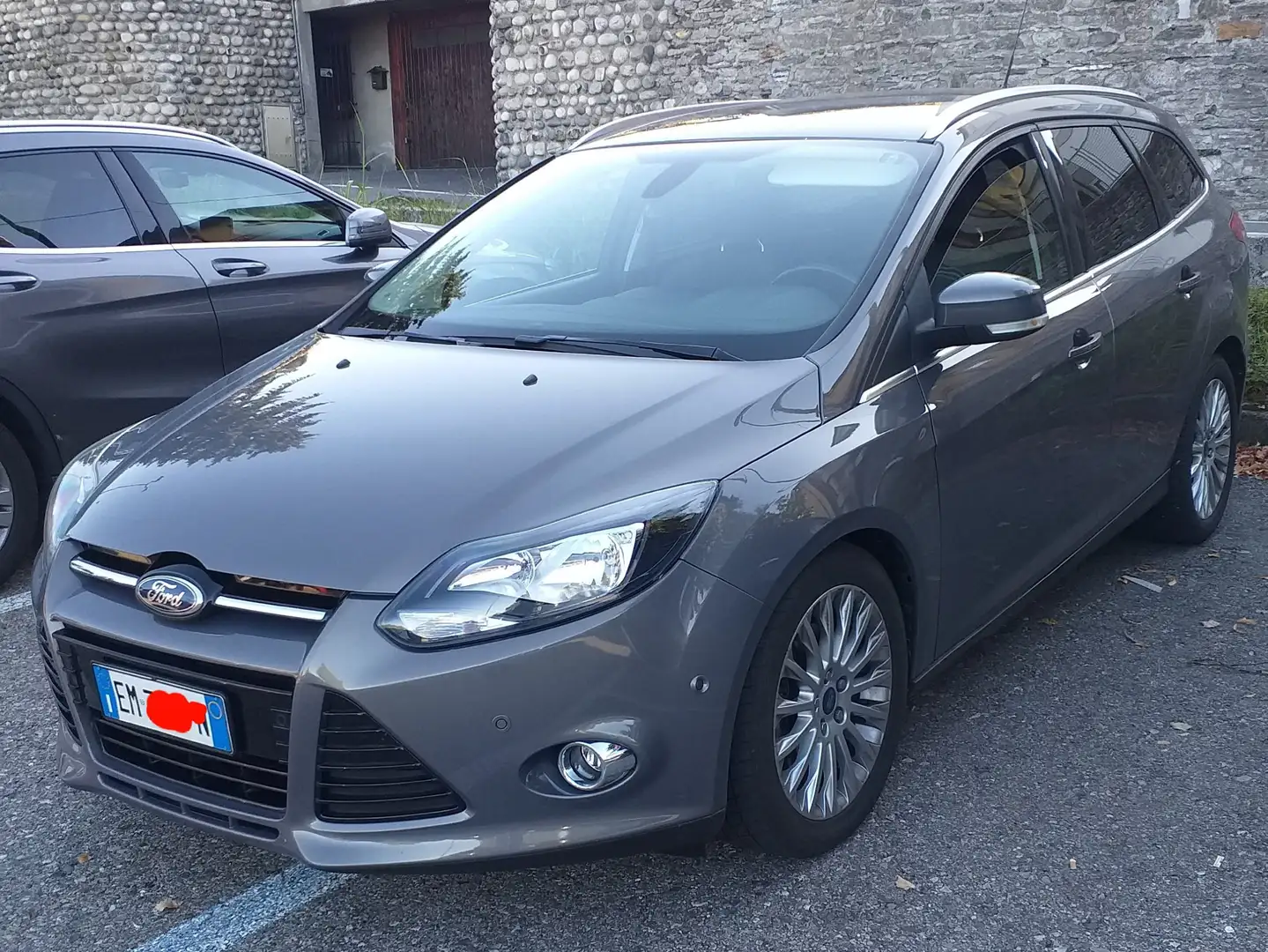 Ford Focus Focus III2012 SW2.0 tdci Titanium 115cv powershift Grijs - 1