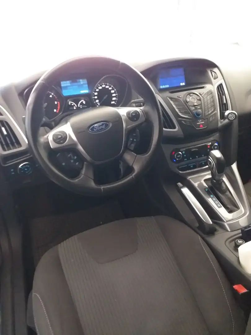 Ford Focus Focus III2012 SW2.0 tdci Titanium 115cv powershift Grijs - 2