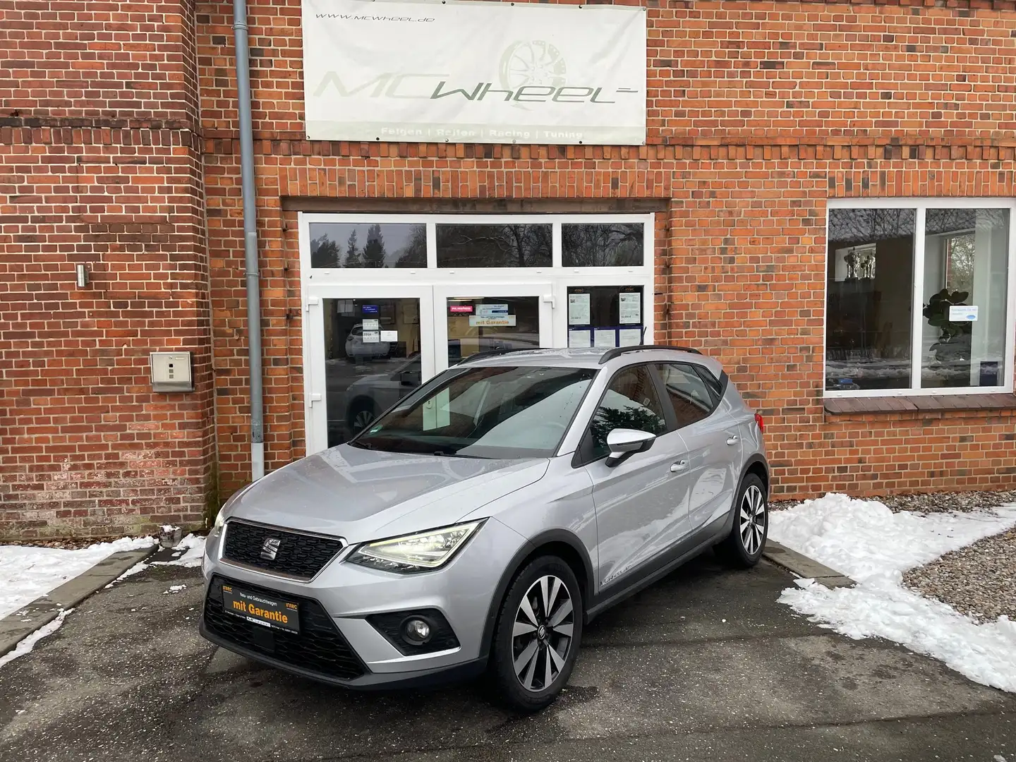 SEAT Arona Style Beats LED+SHZ+SR+WR+Carplay Grau - 1