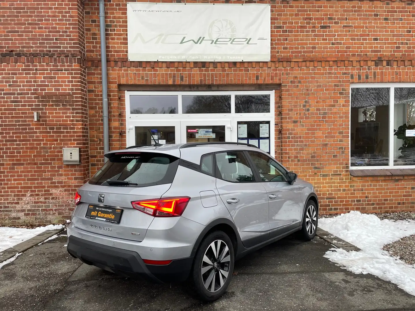 SEAT Arona Style Beats LED+SHZ+SR+WR+Carplay Grau - 2