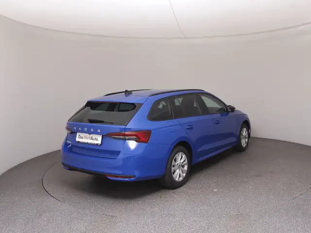 Skoda Octavia view 4