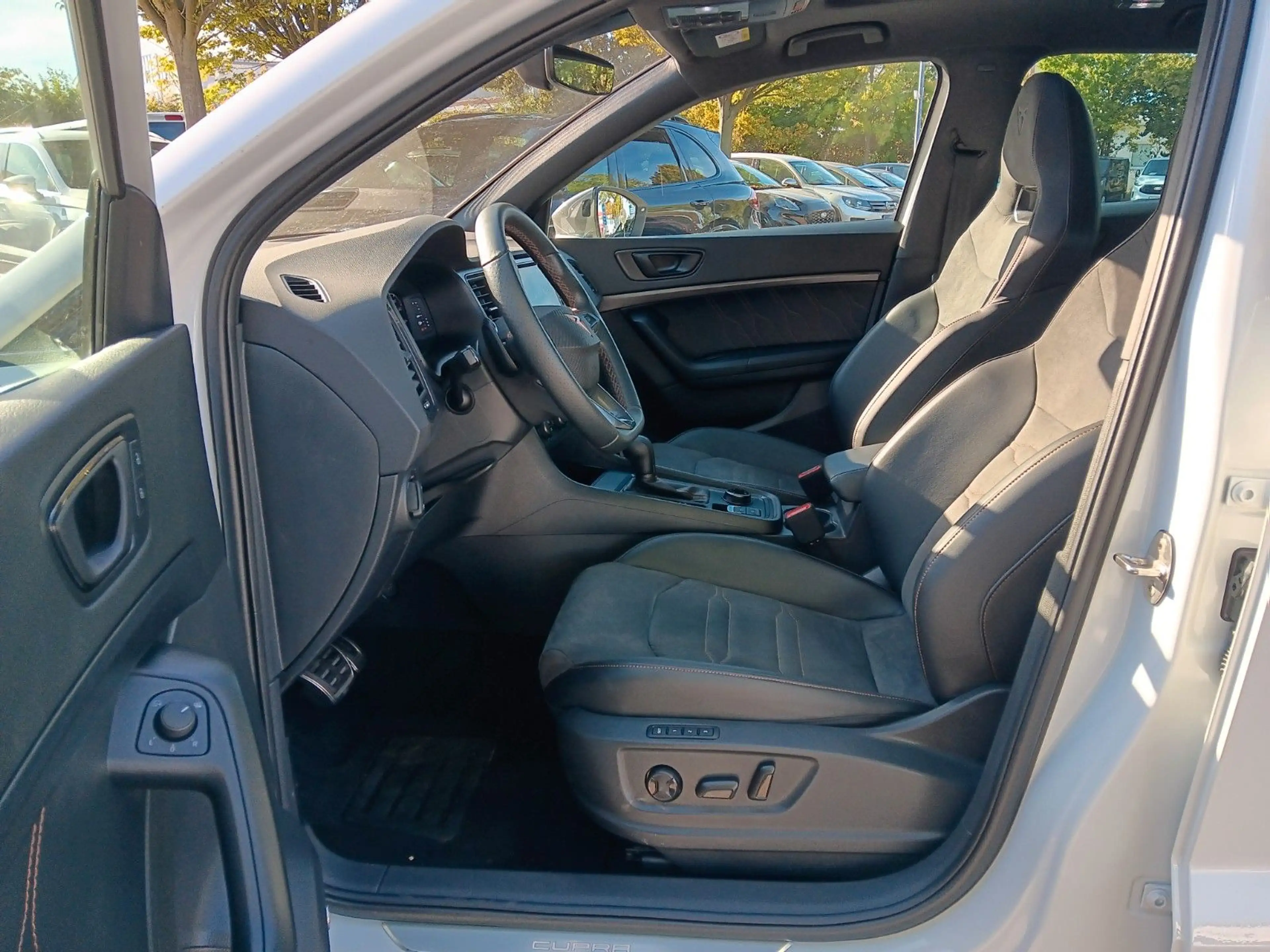 CUPRA Ateca VZ 4Drive Schiebedach AHZV LED Navi Klima — photo 10