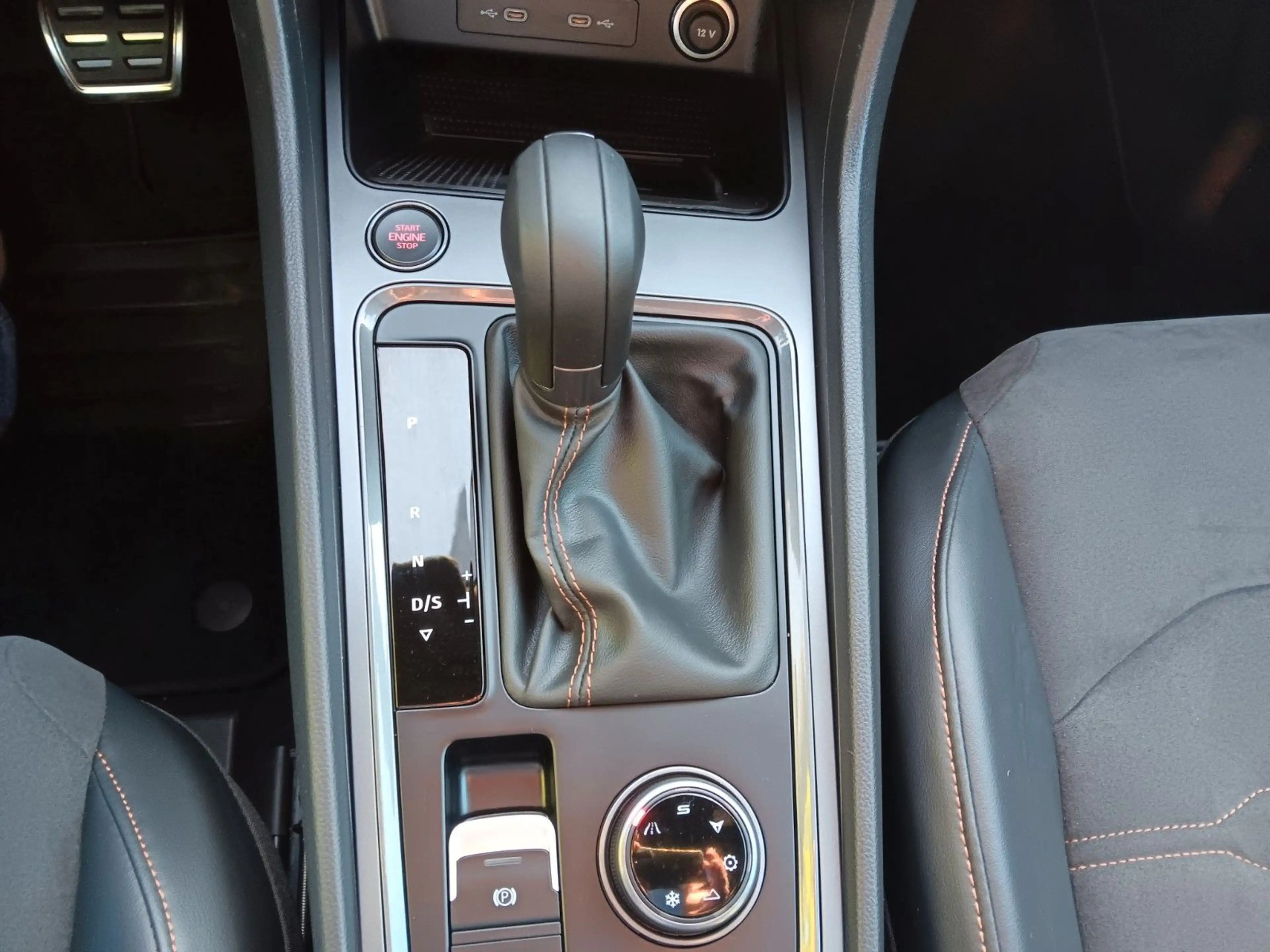 CUPRA Ateca VZ 4Drive Schiebedach AHZV LED Navi Klima — photo 15