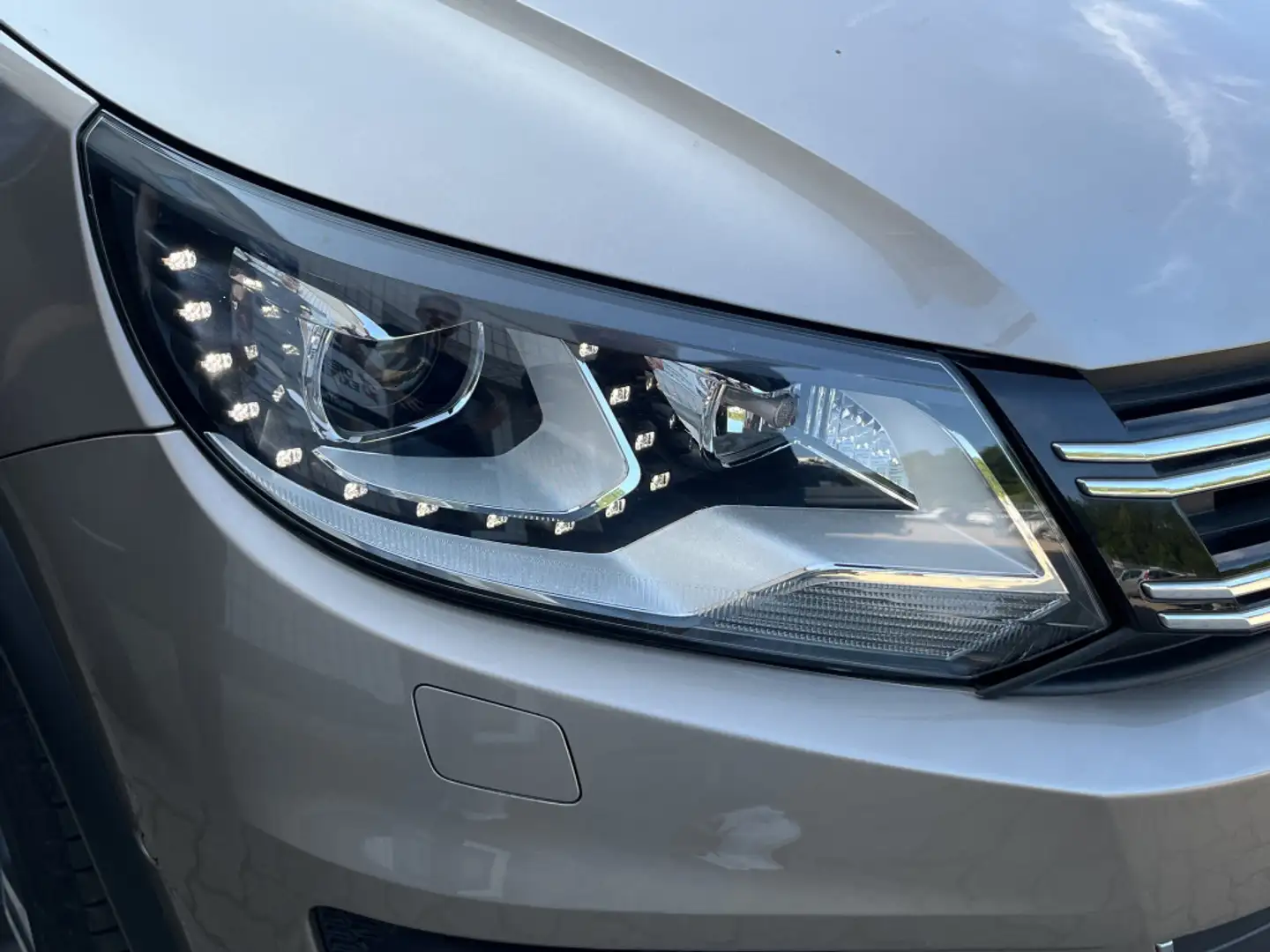 Volkswagen Tiguan Sport & Style**4Motion**DSG**Leder**TOP** - 2