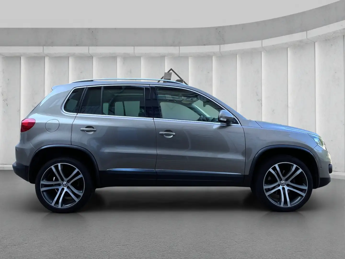Volkswagen Tiguan Sport & Style**4Motion**DSG**Leder**TOP** - 2