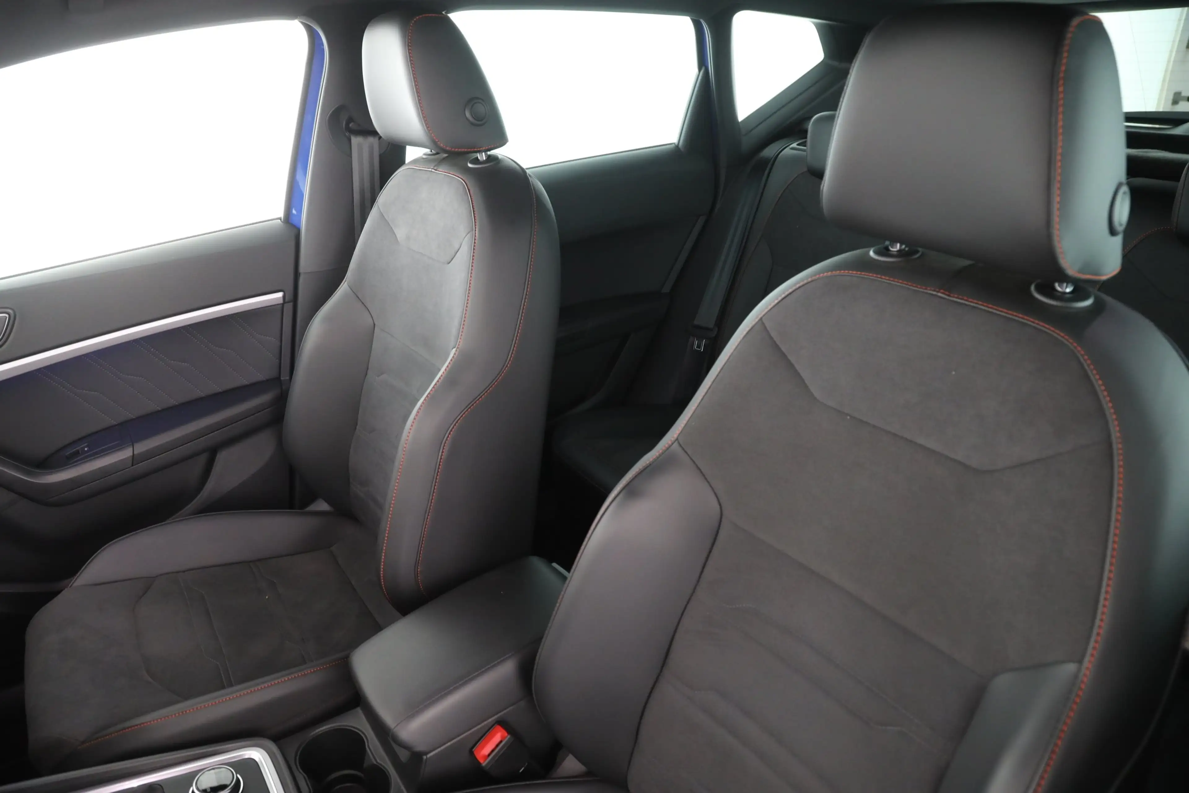 SEAT Ateca 1.5 TSI DSG FR | NAVI + | LED | AHK | PANO — photo 12