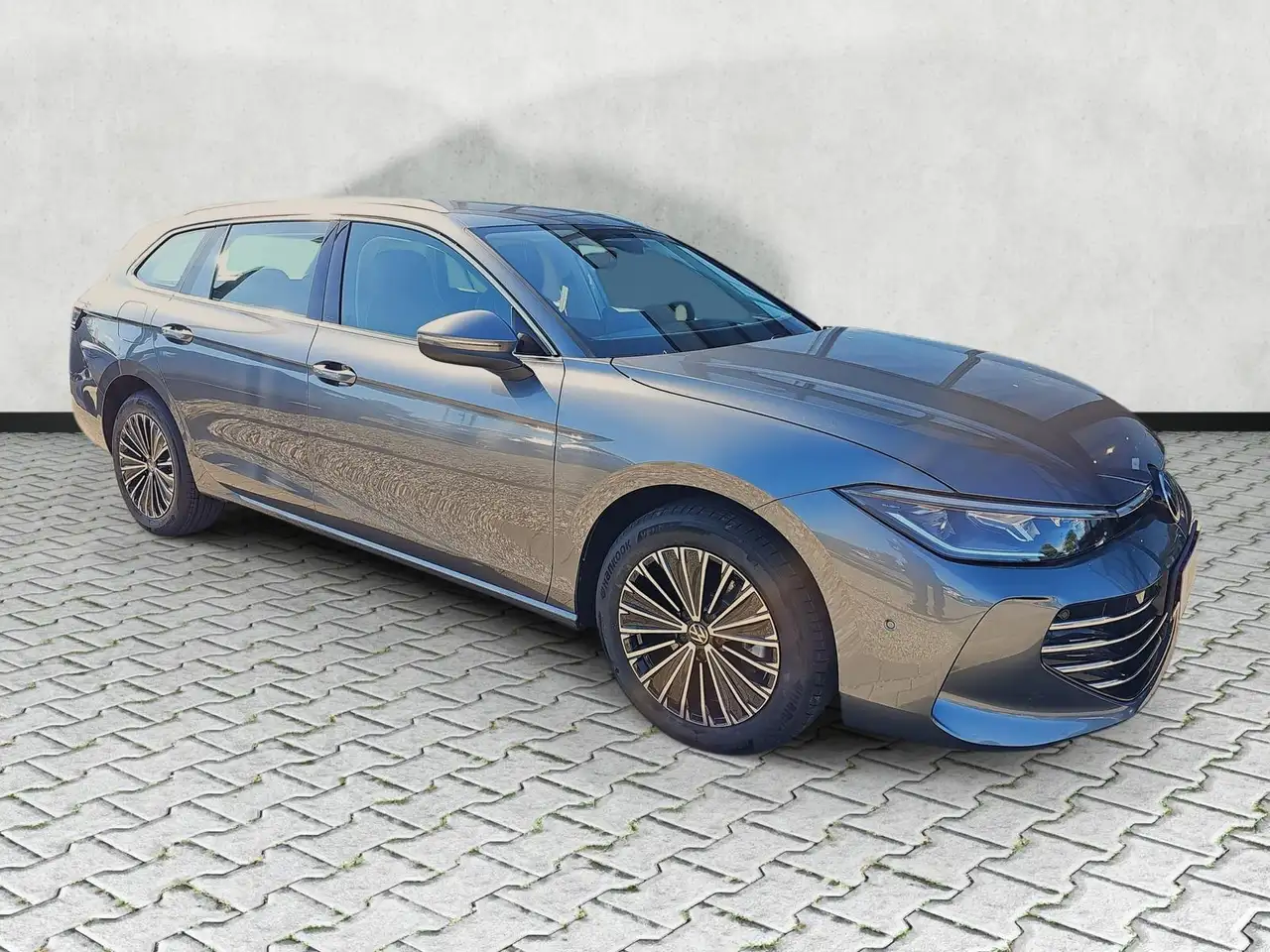 Volkswagen Passat Variant 2.0 TDI DSG Elegance IQ.Light AHK 16