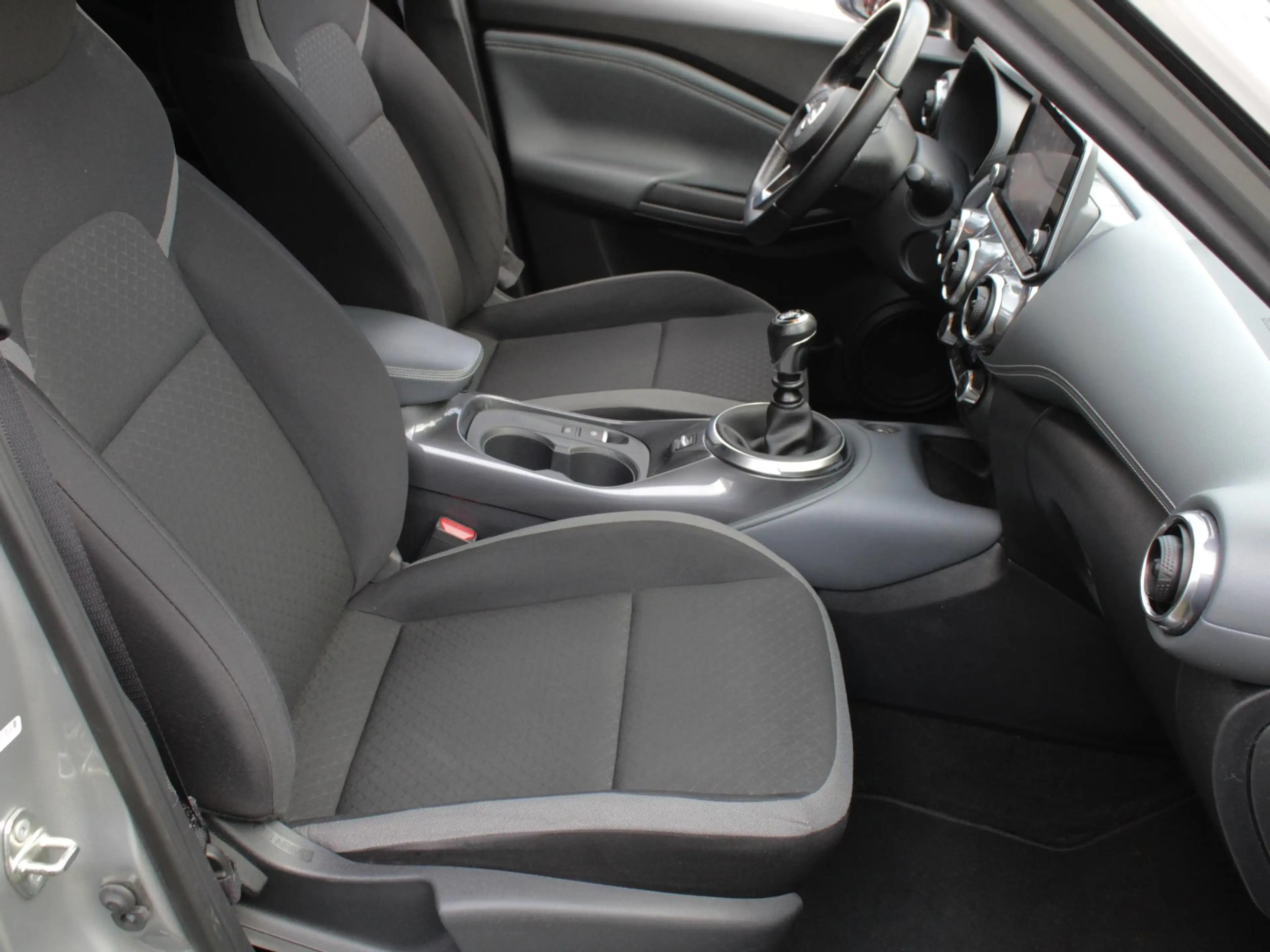 Nissan Juke 1.0 DIG-T N-Design | Navi | Cruise | Clima | Park — photo 7