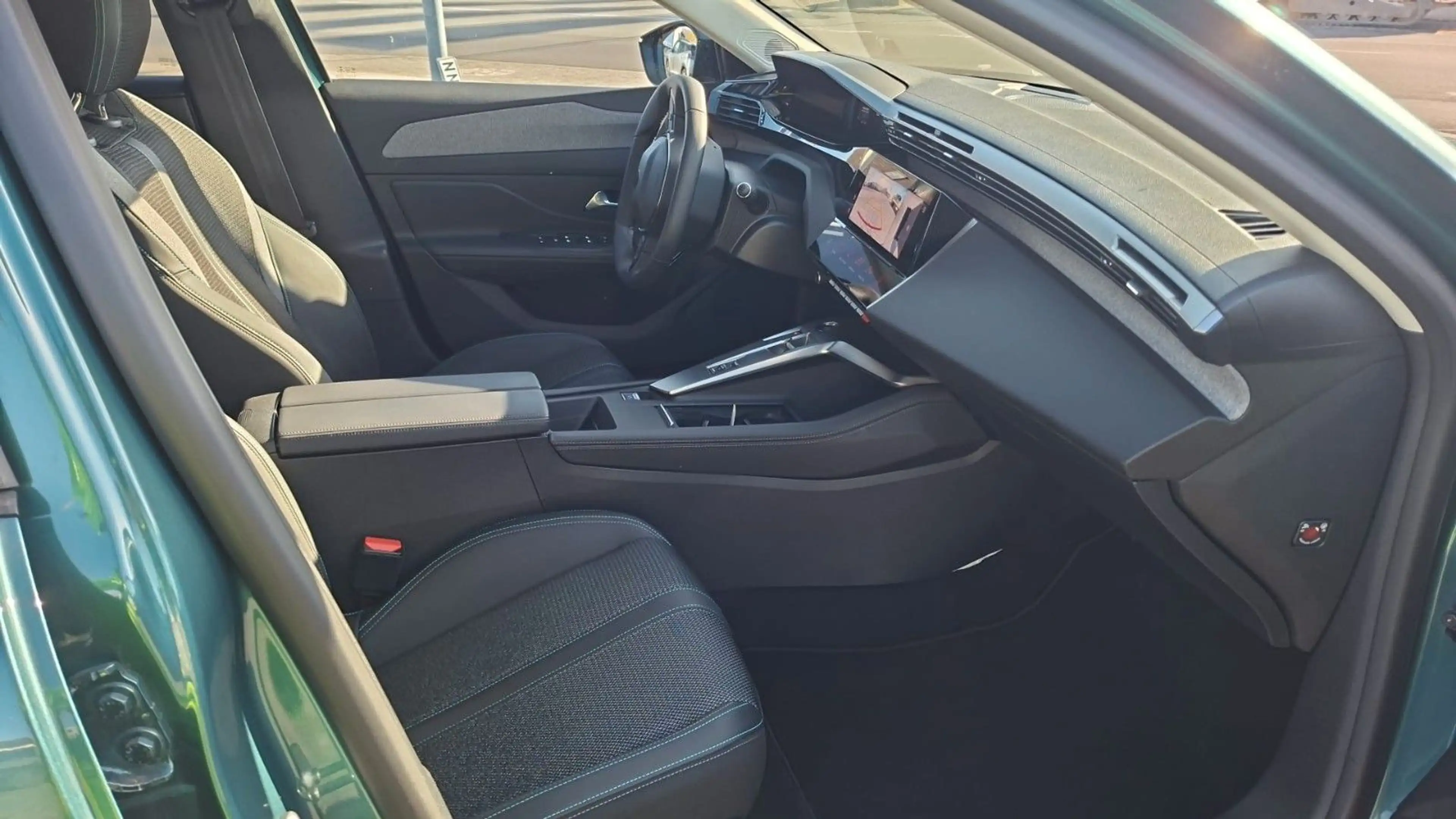 Peugeot 308 SW Allure Pack — photo 10
