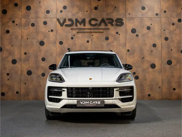 Porsche Cayenne view 8