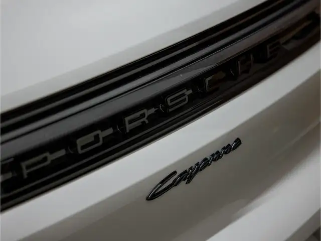 Porsche Cayenne view 12