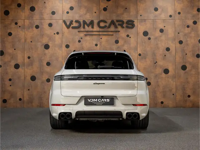 Porsche Cayenne view 4