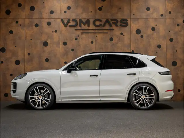 Porsche Cayenne view 2