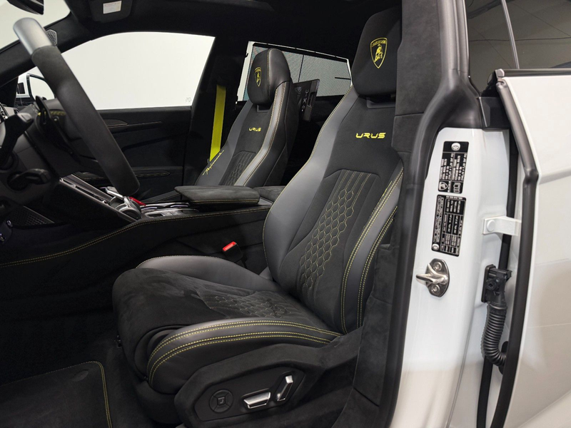 Lamborghini Urus Performante Carbon Akra Pano ADAS B&O — photo 10