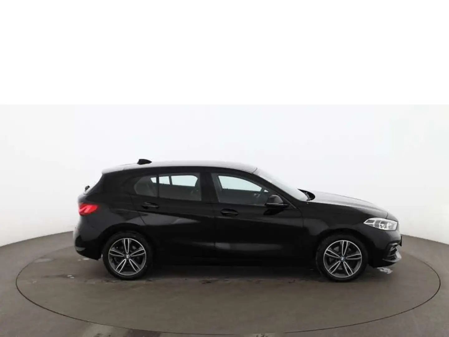 BMW 118 i Limousine Sport Line Aut LED NAVI SITZHZG Noir - 2