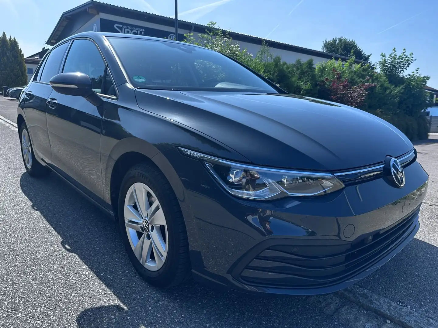 Volkswagen Golf VIII Lim. Life NAVI/ACC/Matrix/1Hd. Gris - 1