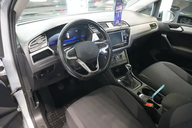 Volkswagen Touran view 7