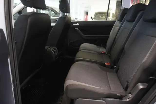 Volkswagen Touran view 9