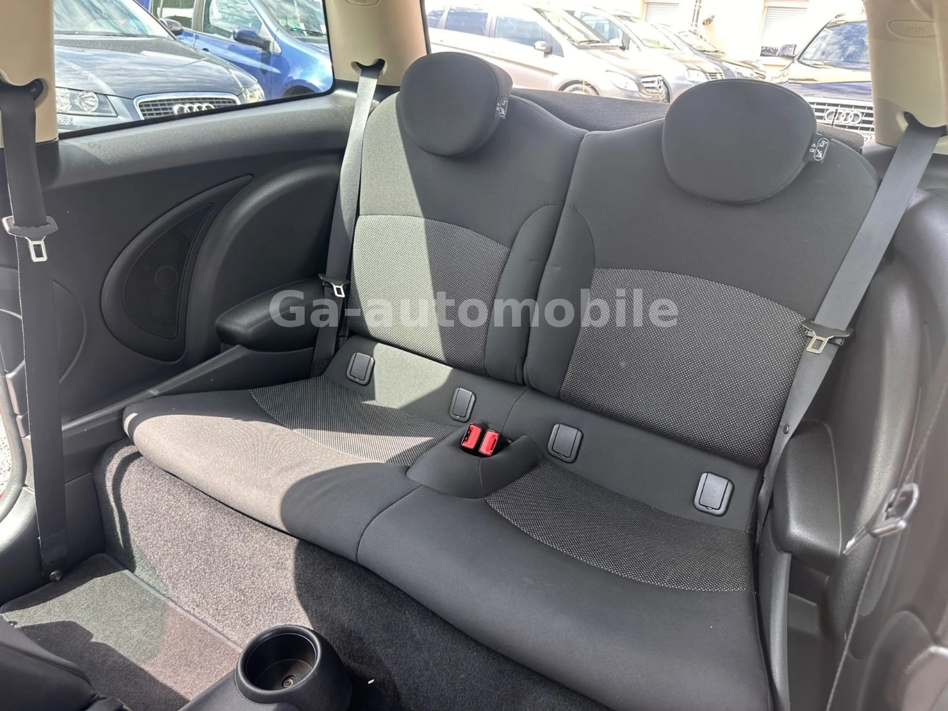 MINI One ** Wenig KM ** Serviceheft ** — photo 17