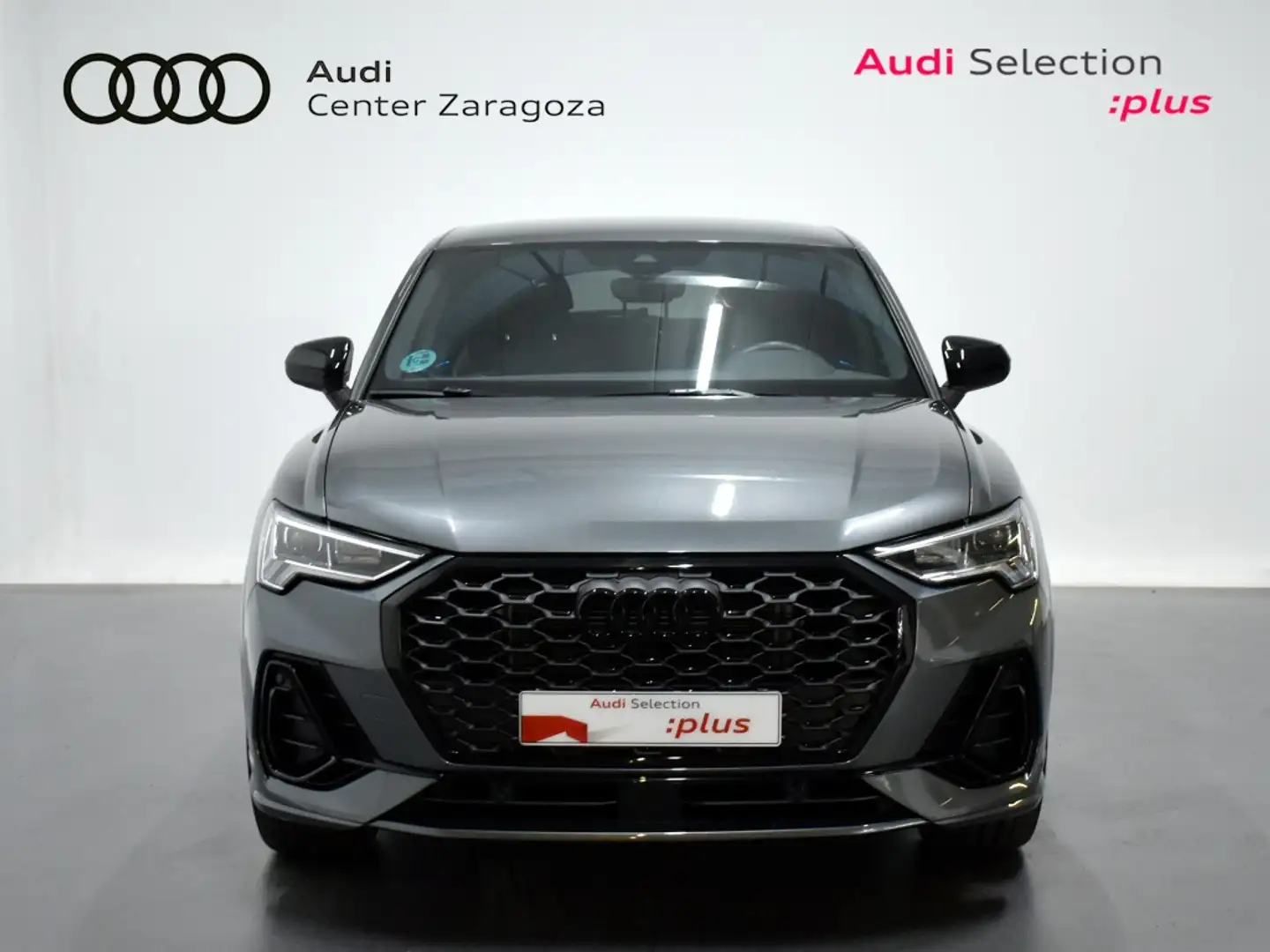 Audi Q3 Sportback 35 TFSI Black line S tronic Grijs - 2
