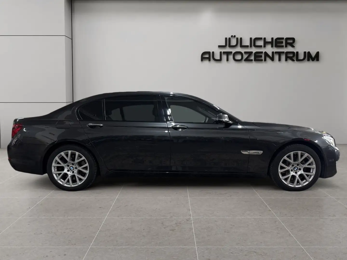 BMW 750 Li xDrive Automatik, Scheckheft, Wenig Km Grey - 2