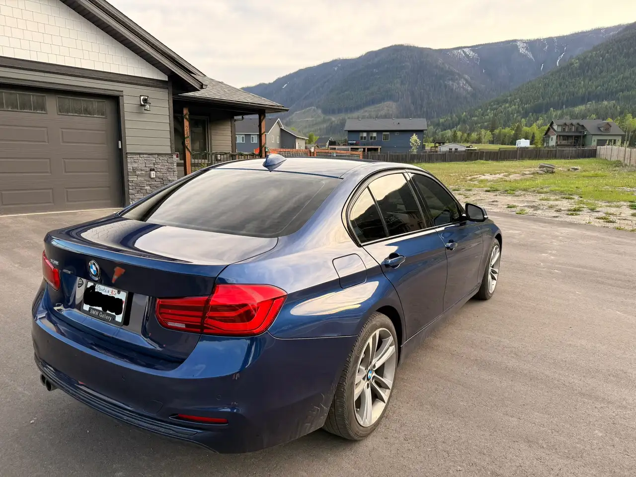 BMW 3 Series photo BMW 3 Series