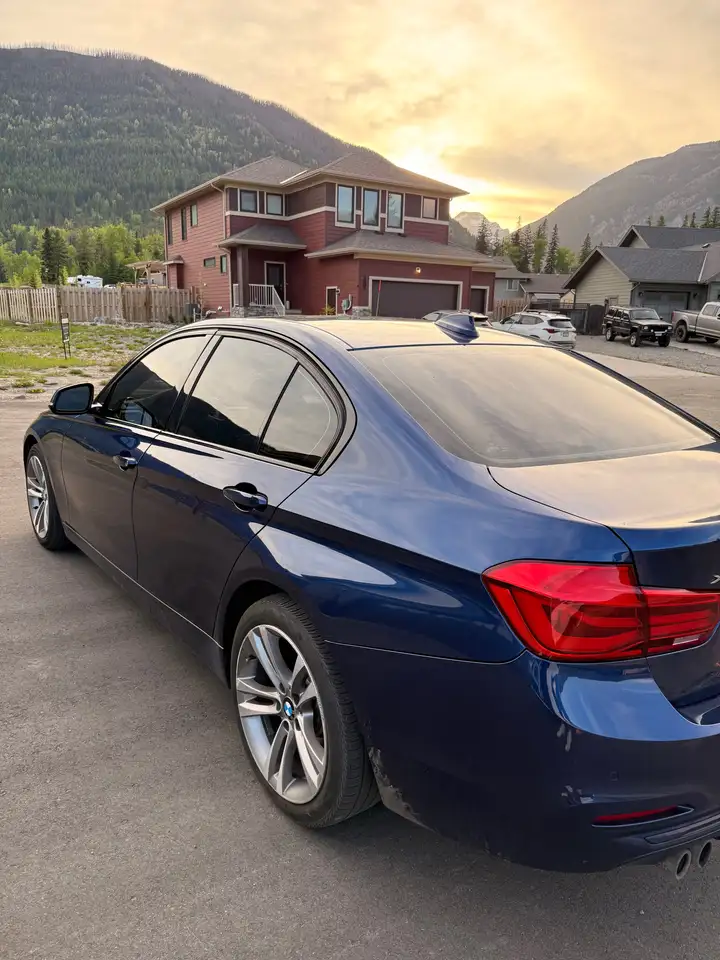 BMW 3 Series photo BMW 3 Series