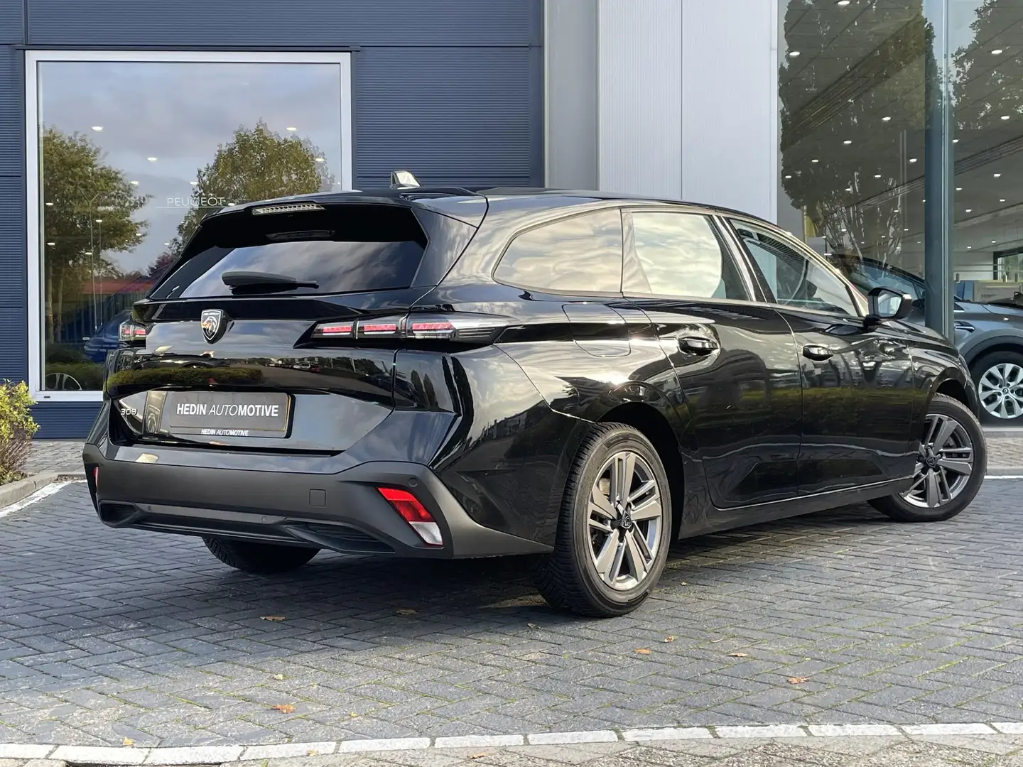 Peugeot 308 SW 130PK Pack Business Automaat | Navigatie | Clim Noir - 2