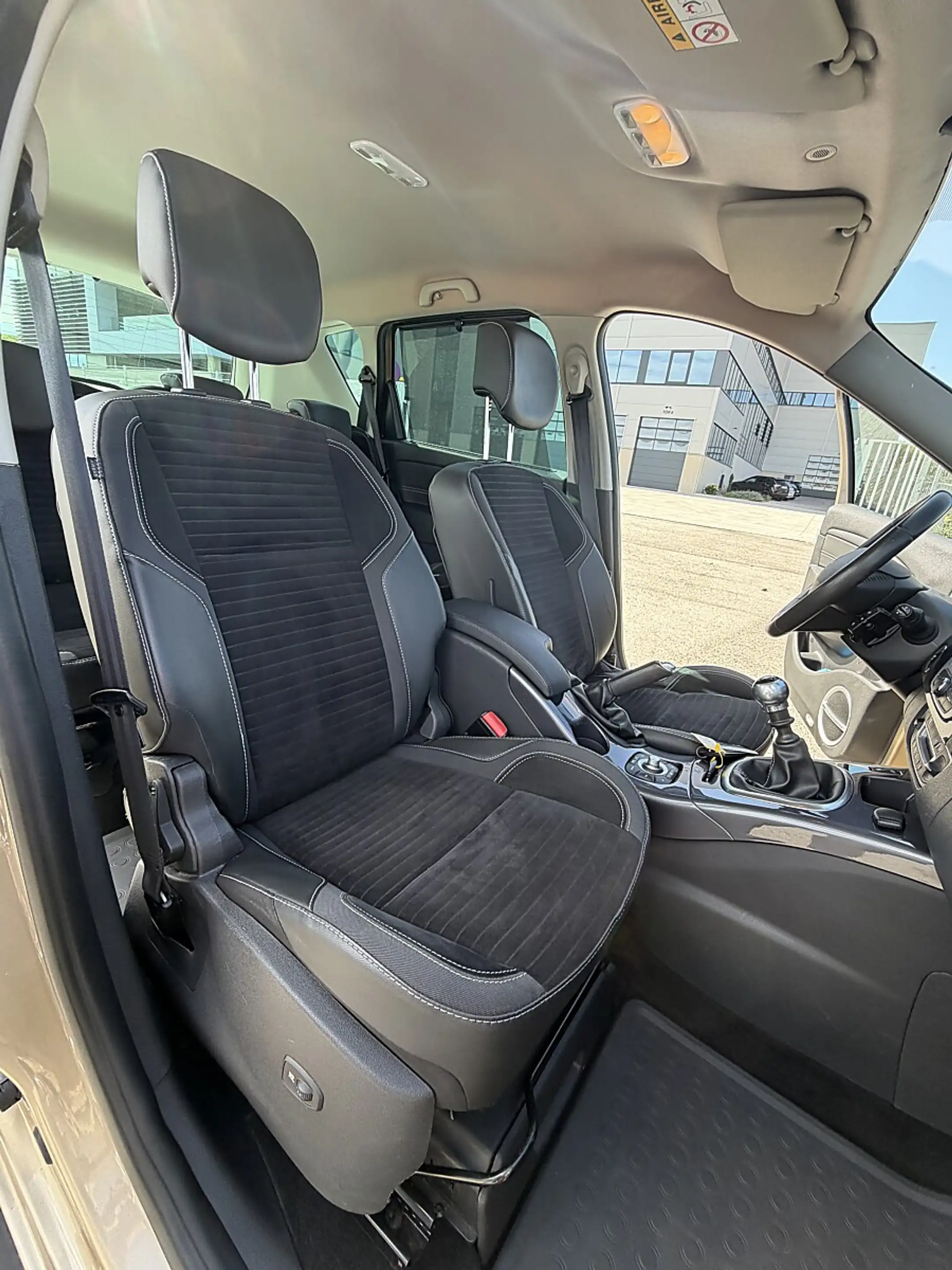 Renault Scenic Megane Scénic — photo 13
