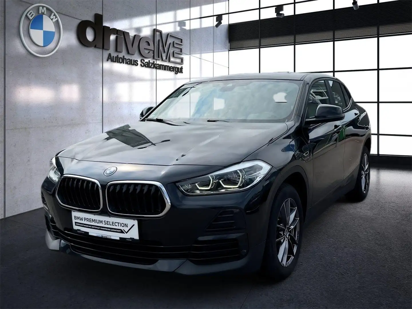 BMW X2 xDrive25e Schwarz - 1