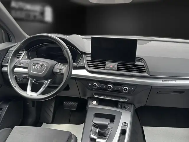 Audi Q5 view 14