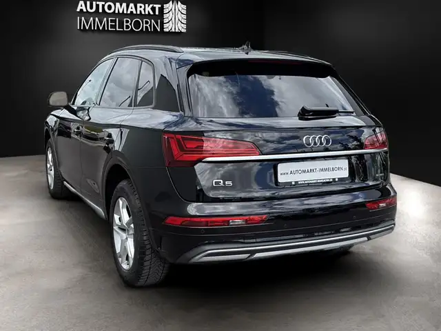 Audi Q5 view 9
