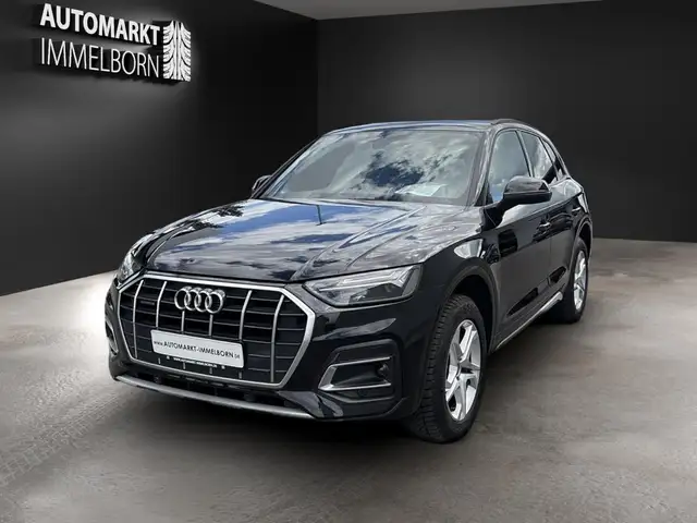 Audi Q5 view 3