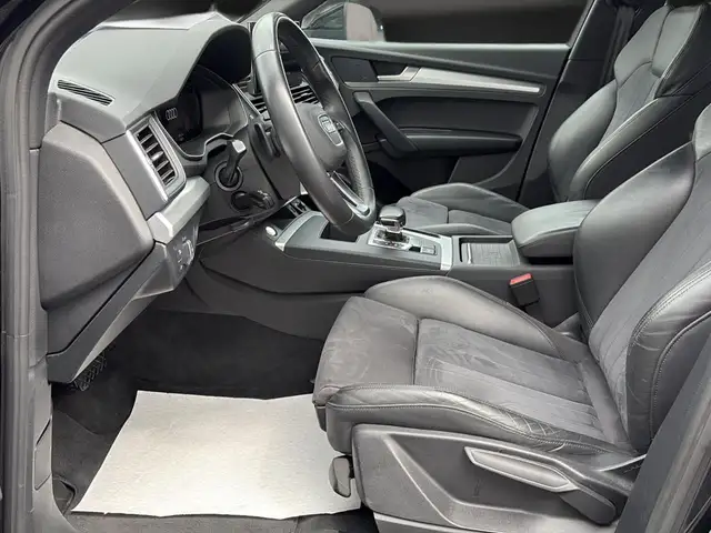 Audi Q5 view 13