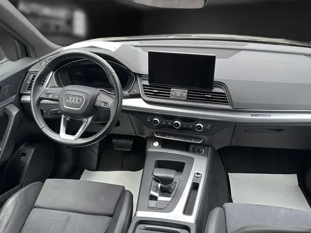 Audi Q5 view 15