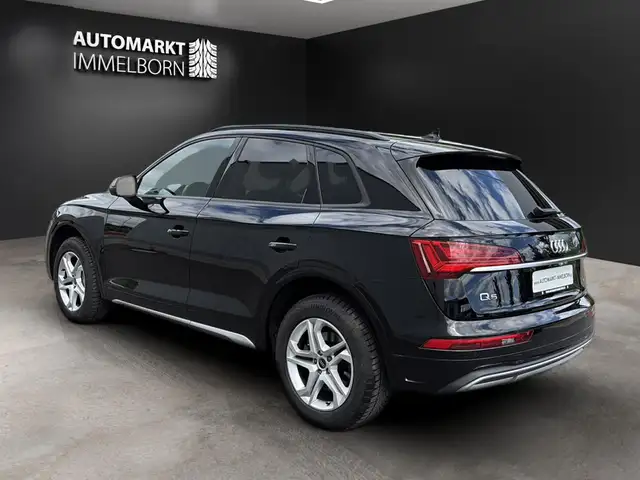 Audi Q5 view 5