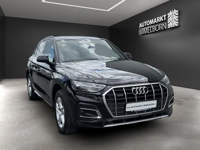 Audi Q5 view 2