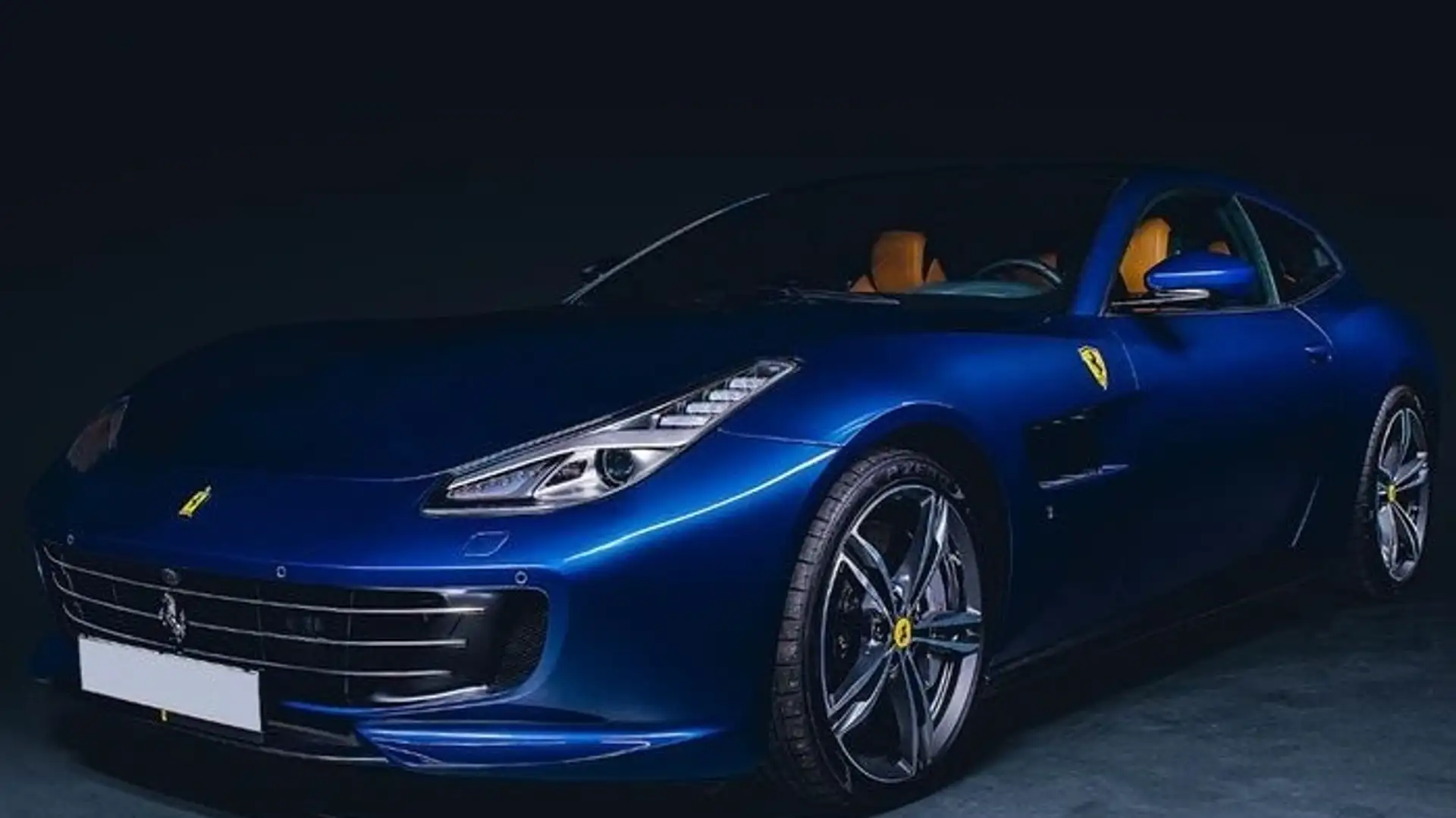 Ferrari GTC4 Lusso V12 Modrá - 1