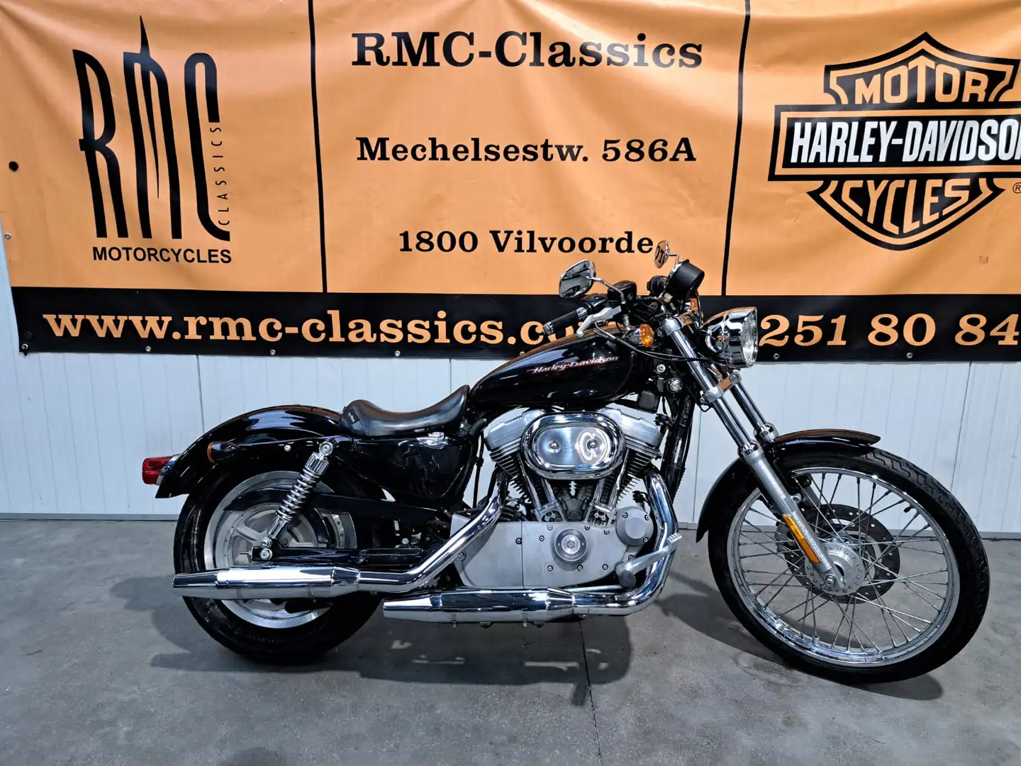 Harley-Davidson SPORTSER - 883 CUSTOM Noir - 1