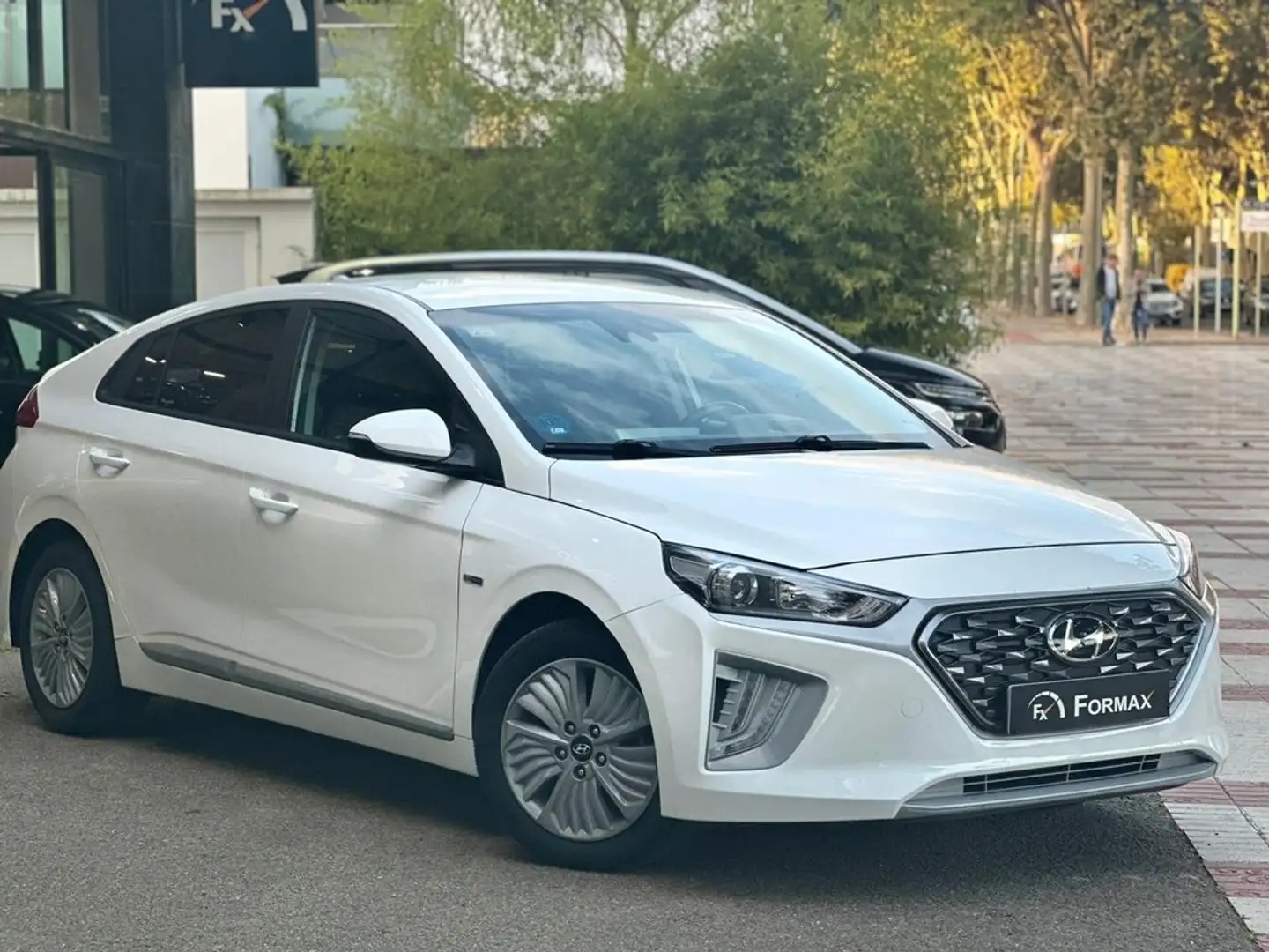 Hyundai IONIQ PHEV 1.6 GDI Klass Blanco - 2