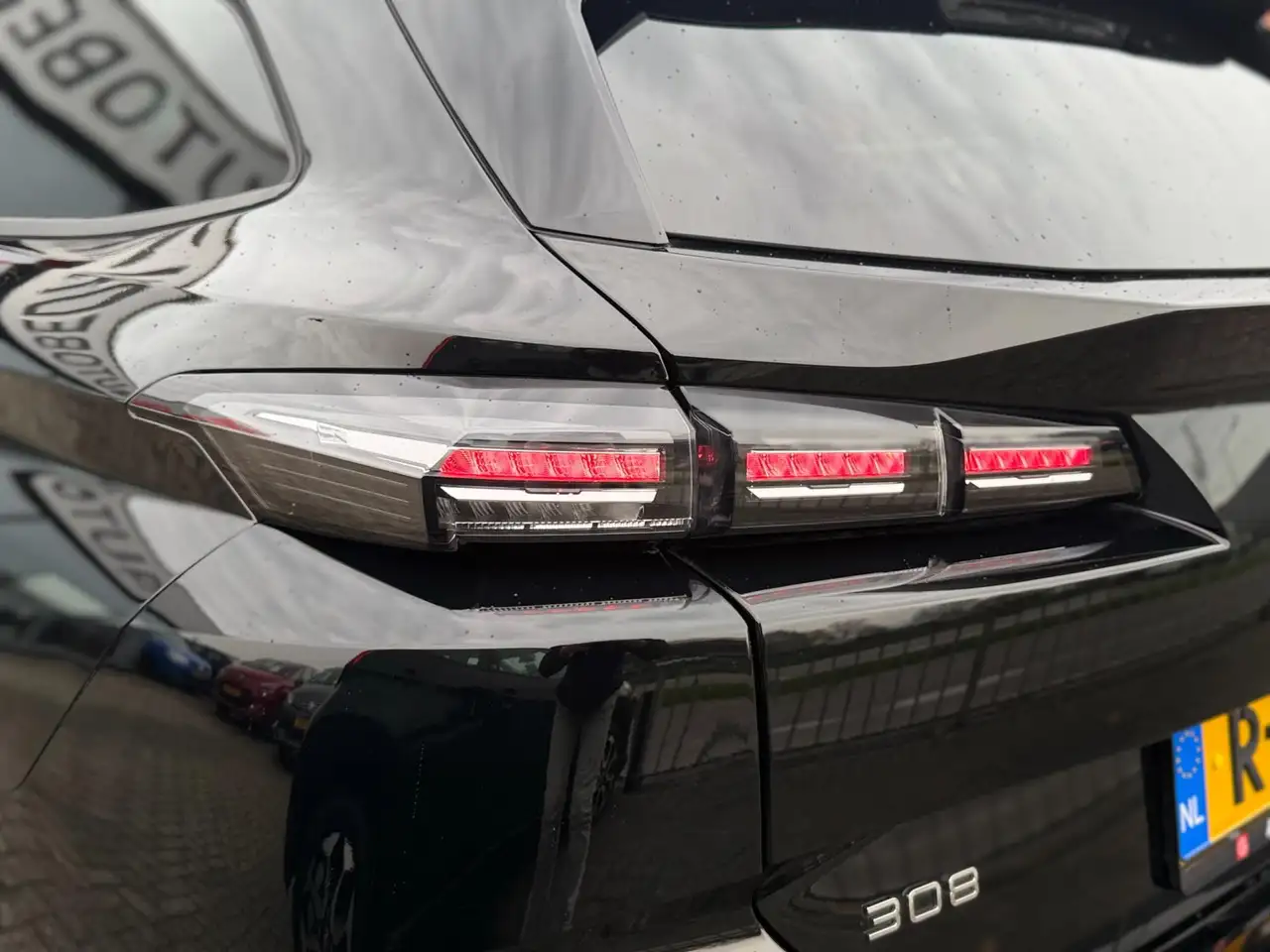 Peugeot 308 SW 1.2 Active Pack Business | Riem is vervangen 25