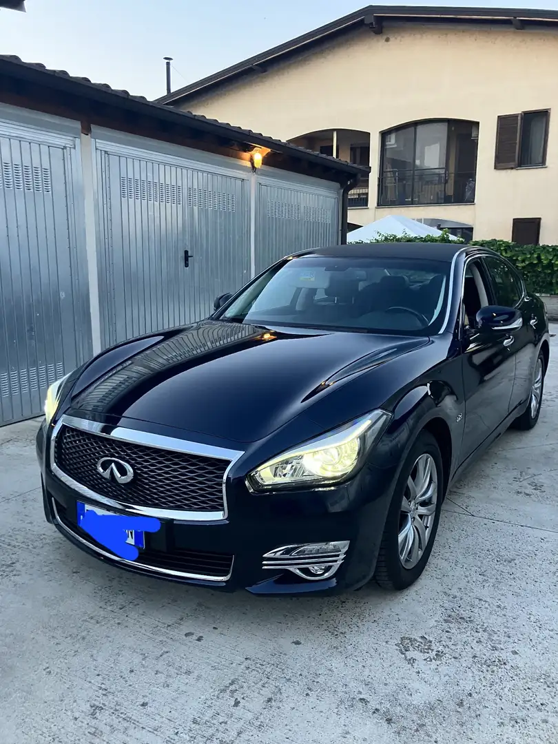 Infiniti Q70 2.2d Premium Executive - 1