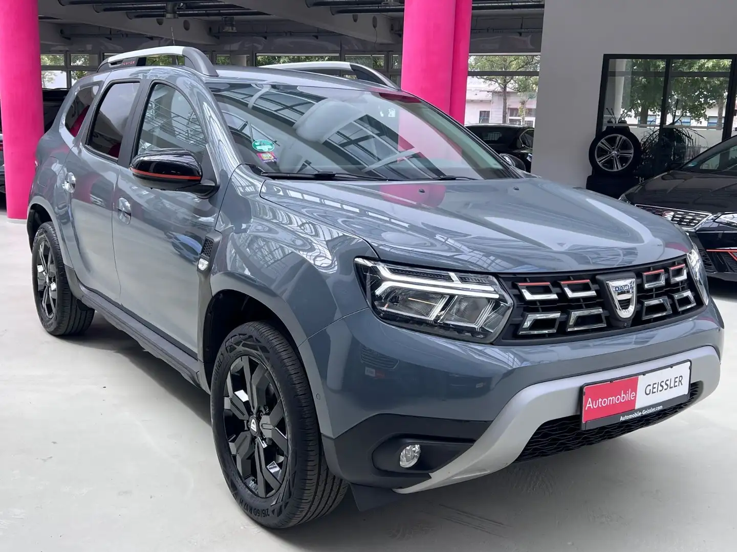 Dacia Duster 1.3 Extreme SITZHZG+NAVI+360°+CarPlay Grau - 2