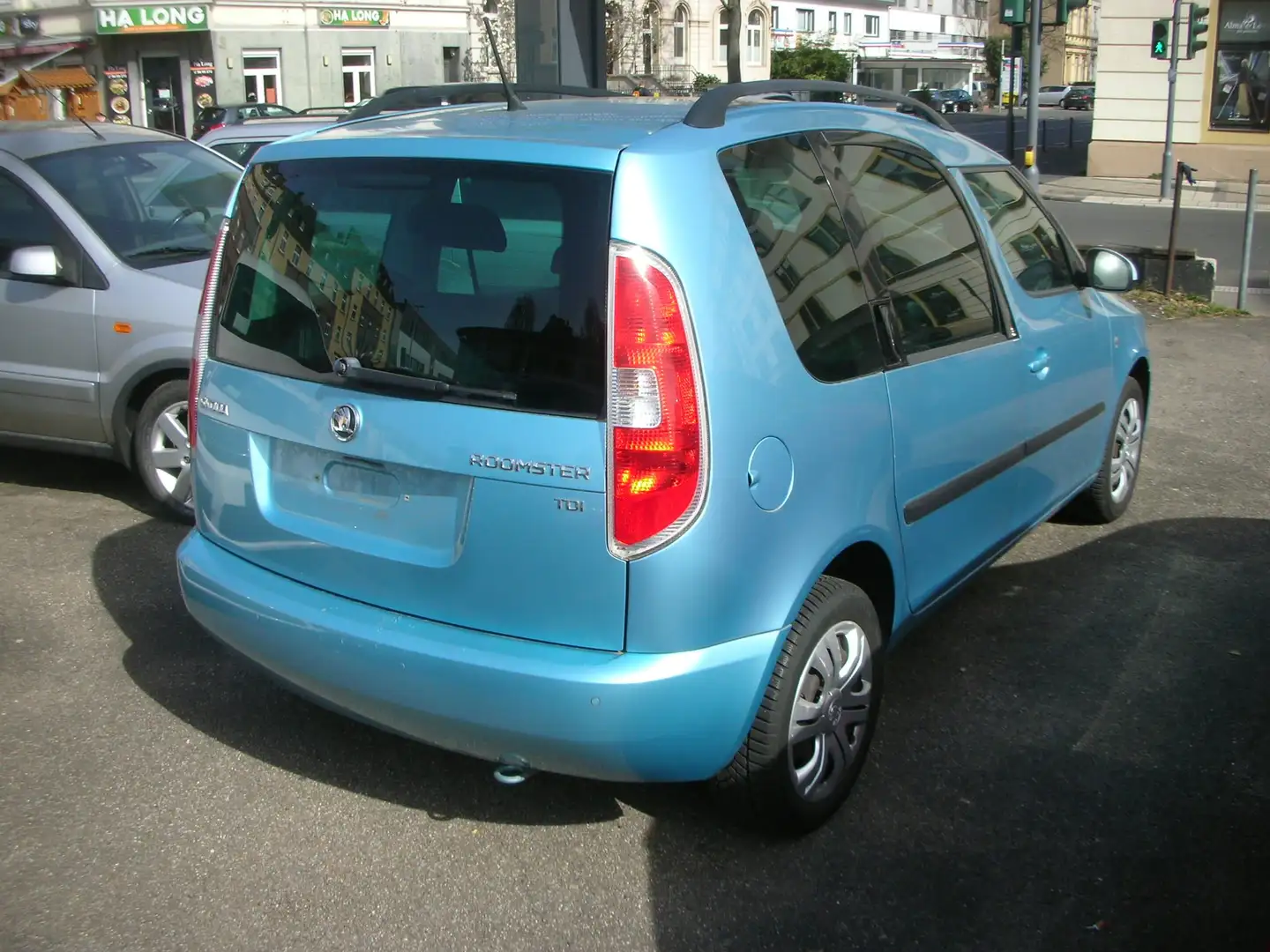 Skoda Roomster 1.6 TDI Ambition Plus *1.Halter *Klima+Glasdach Blau - 2
