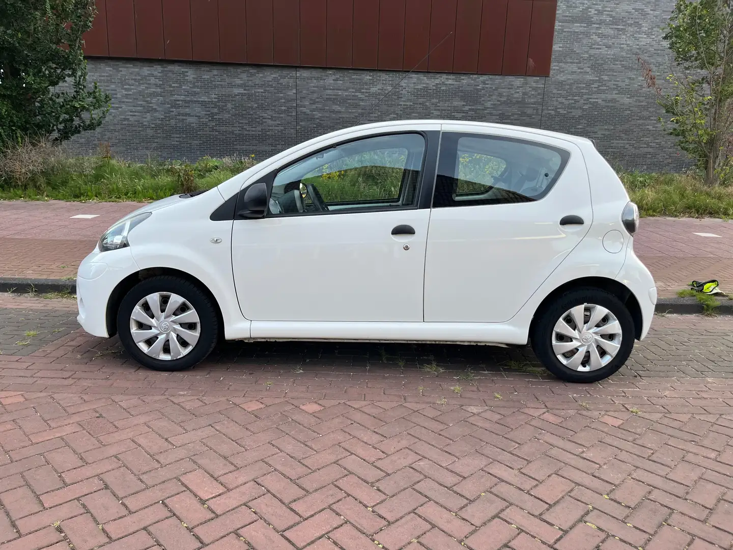 Toyota Aygo Aygo 1.0 VVT-i Now Blanc - 2