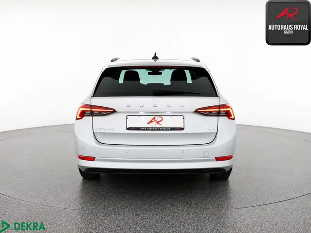 Skoda Octavia view 4