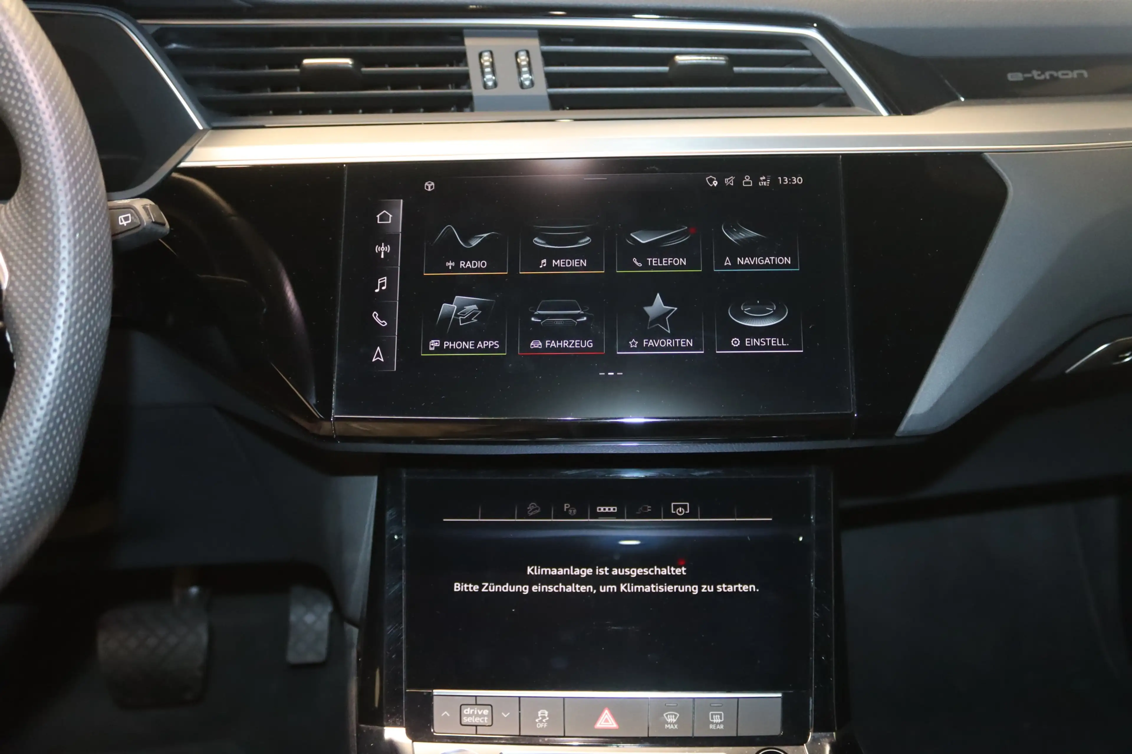 Audi e-tron 55 qu. 2x S line-PANO-AHK-MATRIX-KAM-SHZ- — photo 6