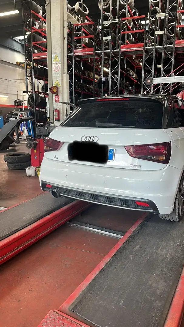 Audi A1 Sportback 1.2 tfsi s-line - 1