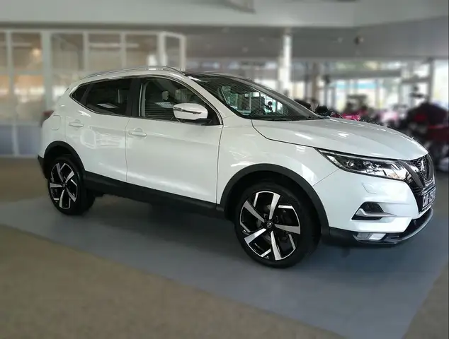 Nissan Qashqai DIG T DCT 158PS Shiro; LEDER NAV PANO...